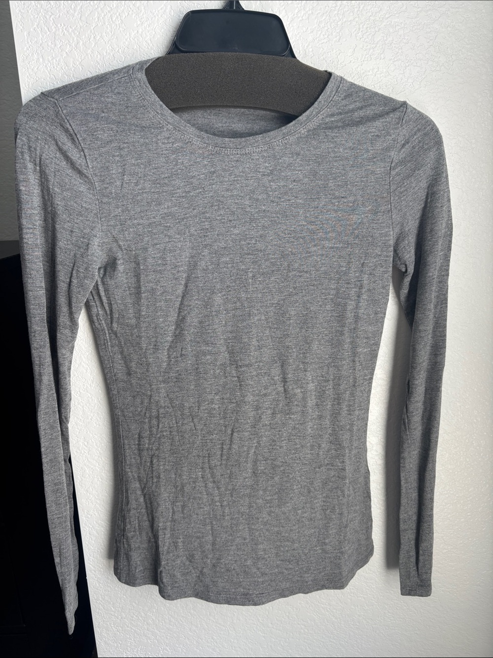 Elie Tahari Gray Long Sleeve Crewneck Top